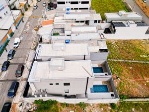 Image 25 - 921532