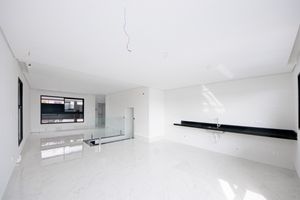 Image 1 - 921532