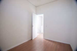 Image 30 - 921536