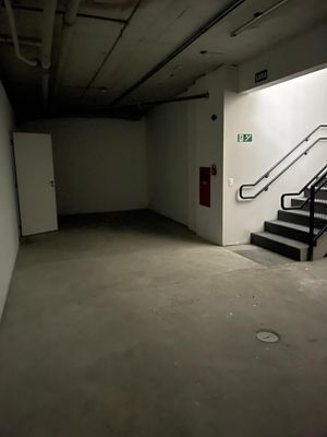 Image 17 - 921545