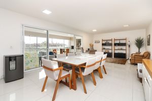 Image 4 - 921546
