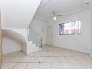 Image 3 - 921549