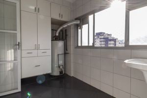Image 30 - 921551