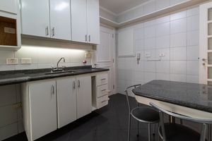 Image 35 - 921551