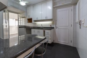 Image 39 - 921551