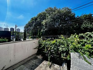 Image 33 - 921557