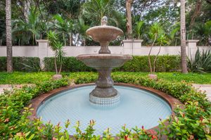 Image 15 - 921565