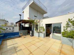 Image 36 - 921566