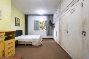 Image 19 - 921573