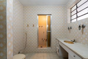Image 23 - 921573