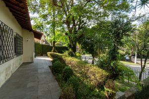 Image 35 - 921573
