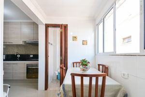 Image 19 - 921578
