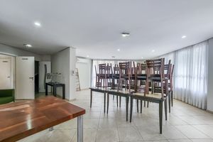 Image 37 - 921592