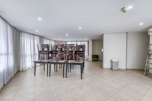 Image 38 - 921592