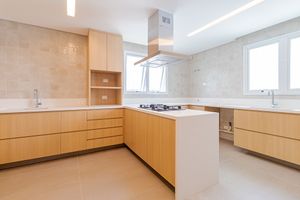 Image 11 - 921595