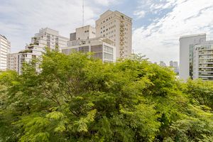 Image 40 - 921595