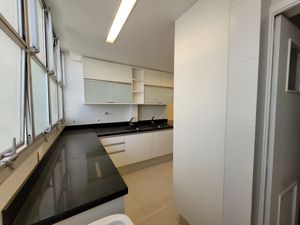 Image 18 - 921597