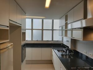 Image 3 - 921597