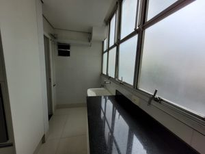 Image 22 - 921597