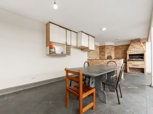 Image 20 - 921604