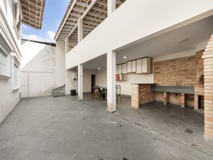 Image 21 - 921604