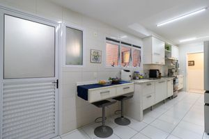 Image 17 - 921617