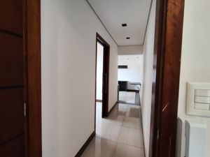 Image 21 - 921637