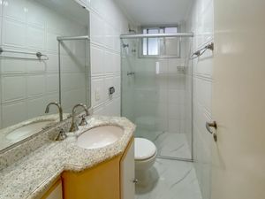 Image 7 - 921639