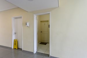 Image 8 - 921649