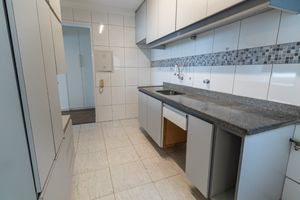 Image 10 - 921659