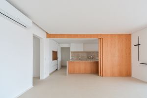 Image 7 - 921663