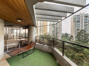 Image 10 - 921667