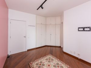 Image 31 - 921667