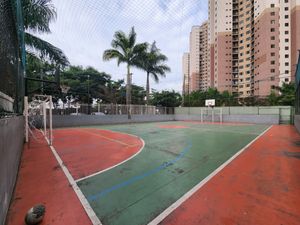 Image 15 - 921670