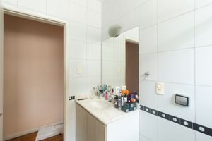 Image 19 - 921674