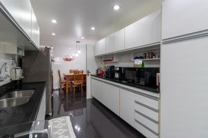 Image 10 - 921675