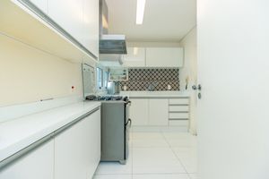 Image 22 - 921677