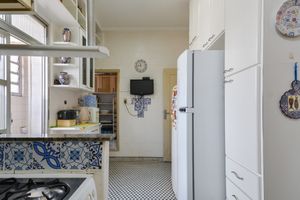 Image 13 - 921691