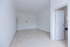 Image 11 - 921698