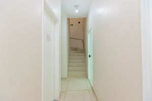 Image 32 - 921698