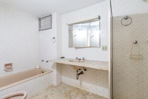 Image 11 - 921712