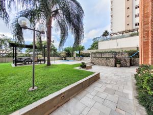 Image 30 - 921728