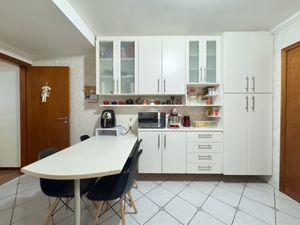 Image 11 - 921731