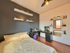 Image 19 - 921731