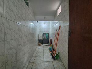 Image 18 - 921733