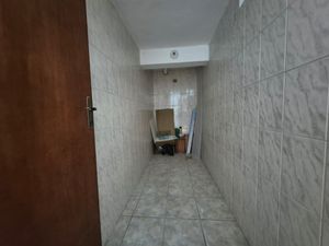 Image 35 - 921733