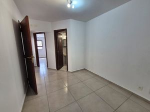 Image 25 - 921733