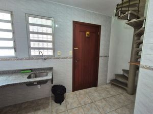 Image 7 - 921733