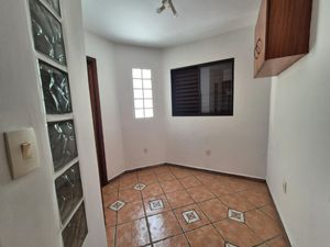 Image 11 - 921733