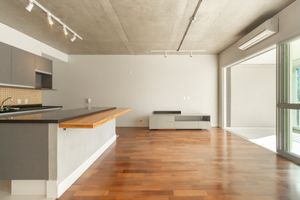 Image 1 - 921735